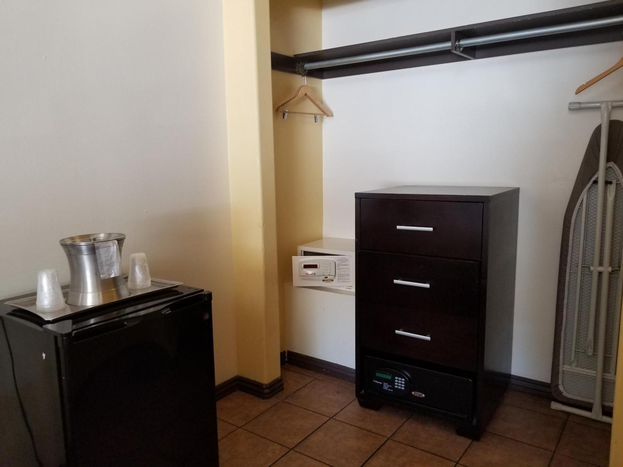 Casa Bella Inn Downtown La — Photos 2
